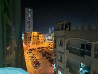 Modern 1BR City View - Ajman - 3