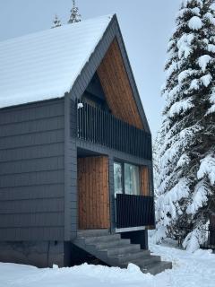 Black Chalet - 7