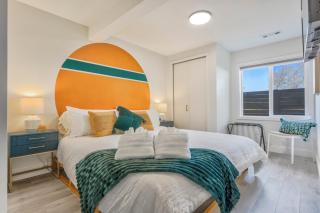 Skyline Vibes Groovy 70s Style City & Mtn Views - 8