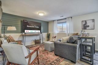 Panoramic Valley Downtown Basement Suite - 0