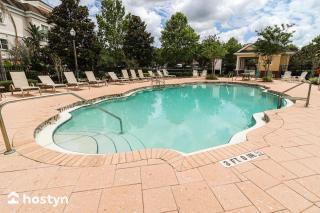 3BR Family Apartment for 8 Peaceful Residential Retreat - 8