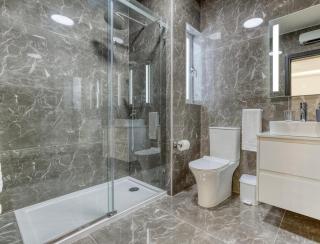 Luxury 2BR Apt just off Sliema Promenade - - 1