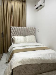Janeyrb Home - Luxury Home - Ikota - 7