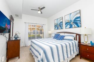 Spectacular townhouse with themed room - 3