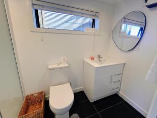 Lake view retreat Studio - Queenstown - 6