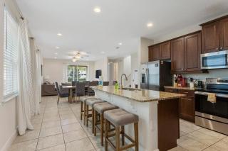 331-8-PC-Perfectly furnished with games and movie - 2