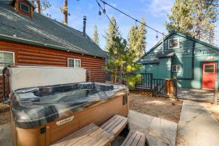 Moonridge Haus - Close to Slopes, Hot Tub, Deck, Fenced Yard - 7