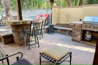 Luxury Mansion w Sauna Shower and Hot Tub - 7