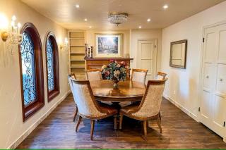 Luxury Mansion w Sauna Shower and Hot Tub - 1