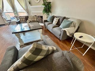 UniQ Farmhouse - Grand Prairie - 1