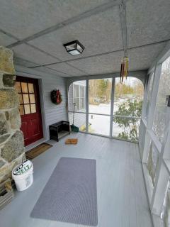 5H Charming Hilltop Farmhouse with Stunning Views & Modern Comforts Near Mountain View Grand Resort - 5
