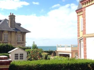 Vue mer, balcon, 50m plage & village, au calme - centre ville historique, 2P pour 4 maximum - 0
