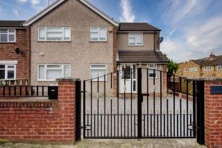 Luxury - 4 BHK Semi Detached House - Chelmsford - 9