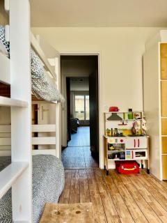 Vue mer, balcon, 50m plage & village, au calme - centre ville historique, 2P pour 4 maximum - 4