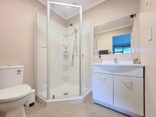 Stylish City Pad Luxe, Comfy, Central - 3