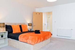 Modern 2BR Penthouse - Extended Stays, Free Parking & Fast Wi-Fi - Southampton - 5
