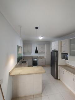 CASA - 3 quartos com ar - bairro Tiradentes - Campo Grande - 0