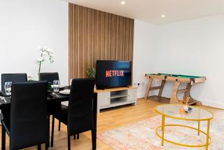 Modern 2BR Penthouse - Extended Stays, Free Parking & Fast Wi-Fi - Southampton - 4