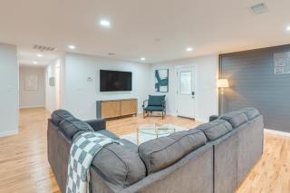 14 Mi to Dallas Irving Escape with Patio and Fire Pit - 6