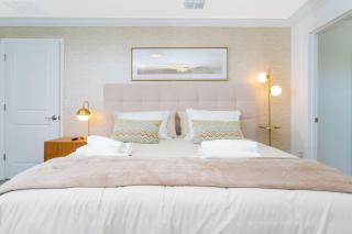 La Vita E Bella 4 Bedroom Storey Lake Condo - 1