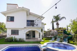 Spacious House with Pool in Lomas de Cocoyoc 3 Bedrooms - 4