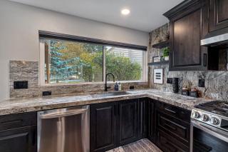 Racquet Club Retreat Near Trails MARC & Free Bus - Park City - 2