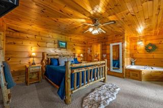 Gorgeous Lovers Retreat! 5 star rated, Free Tix to Dollywood, etc Hot tub, Indoor Jacuzzi, Views! - Sevierville - 8