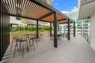 Two Bedroom Apt in Heart of Canberra with Parking - 5