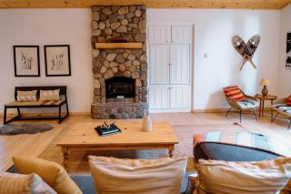 Beautiful and Spacious Home - Walk to Lake & Beach - Tahoma - 3