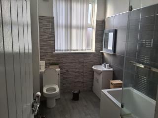 Zak Air B&B Stay 9 people's - Birmingham - 6