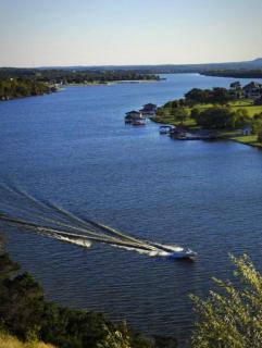 Luxurious & Stunning Kitchen, Mins to Glen Rose Medical Center, 2 Blocks to Lake - 0