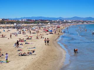 Cabanal Beach House - 10 min to ocean , FastWifi , SmartTV, AC - 4