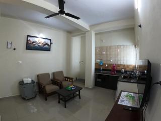 Happy holiday inn service apartment - Chikmagalūr - 7