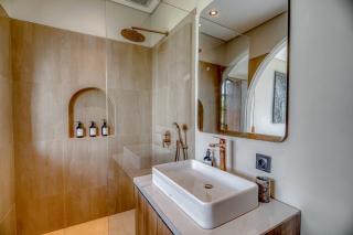 Coco Resident Living 1BR Luxurious Apartment A3 - Canggu - 4