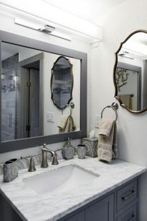 Designer Apartment in a Historic 1901 Downtown Area Mansion - 7