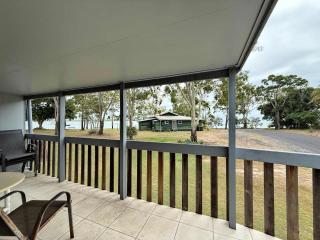 Top Level Unit With Gorgeous Waterviews - Burrum Heads - 8