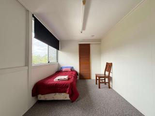 Top Level Unit With Gorgeous Waterviews - Burrum Heads - 2