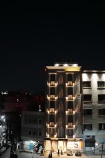 Hotel Moon Inn JUST 2 MIN WALK FROM GOLDEN TEMPLE & JALLIANWALA BAGH - Amritsar - 0