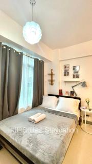 JL Suite Staycation near Venice Grand Canal Mall - Manila - 8