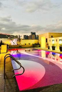 JL Suite Staycation near Venice Grand Canal Mall - Manila - 2