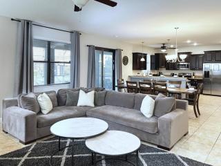 Beautiful 7 Bed Pool Home with Game Room-9117ECL home - Davenport - 0