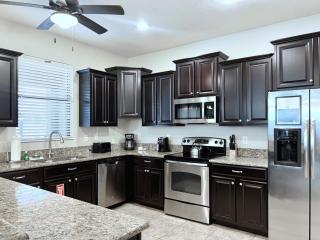 Beautiful 7 Bed Pool Home with Game Room-9117ECL home - Davenport - 2