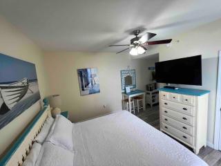 Ocean Front Studio with Epic Gulf Views - Panama City Beach - 6