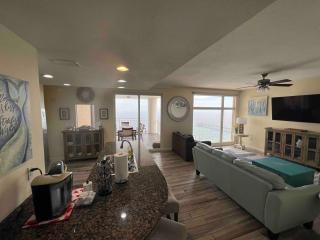 3BR 3BA Corner-Unit with 2 Ocean Front Master Suites - Panama City Beach - 2