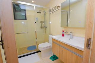 Lux Suites Urban Oasis Apartment - 2