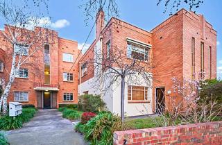 1 Bedroom Art Deco Apt With Study - 3