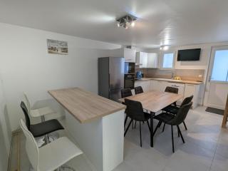 Gîte convivial avec climatisation, 4 chambres, terrasse, parking - 6 pers. - FR-1-590-567 - Chilleurs-aux-Bois - 0