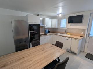 Gîte convivial avec climatisation, 4 chambres, terrasse, parking - 6 pers. - FR-1-590-567 - 6