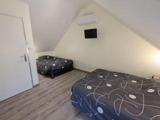 Gîte convivial avec climatisation, 4 chambres, terrasse, parking - 6 pers. - FR-1-590-567 - Chilleurs-aux-Bois - 3
