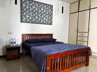 Marine Drive 3BHK Apartment - Cochin - 2